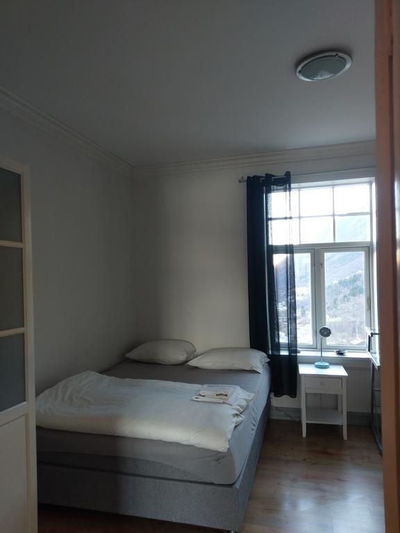 Vikinghaug Apartment Odda Bagian luar foto