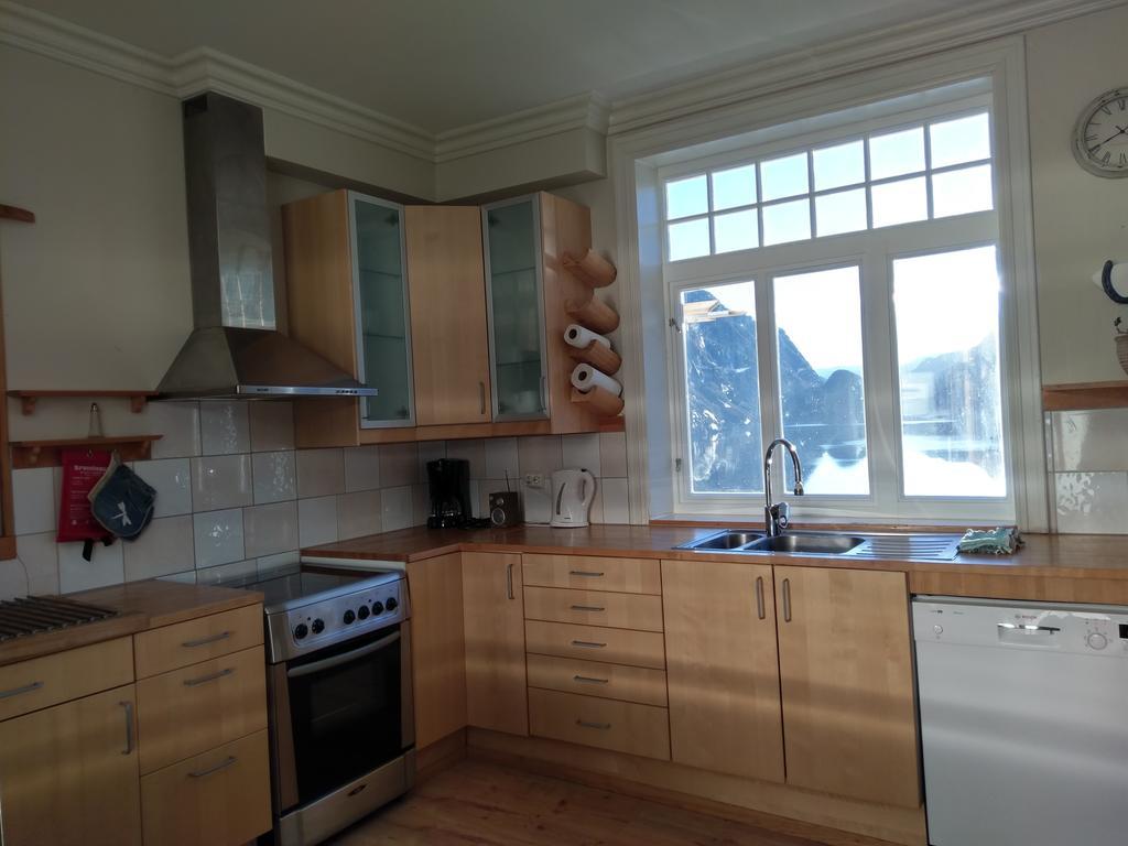 Vikinghaug Apartment Odda Bagian luar foto