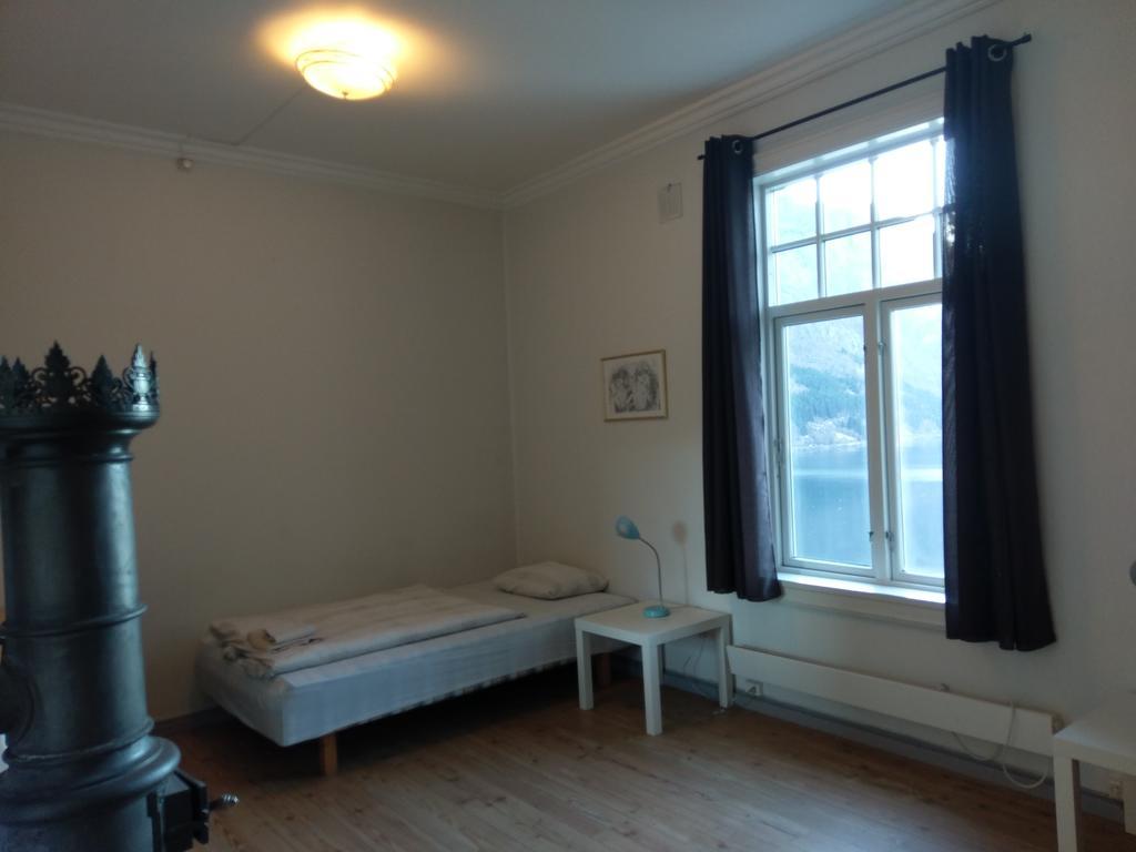 Vikinghaug Apartment Odda Bagian luar foto