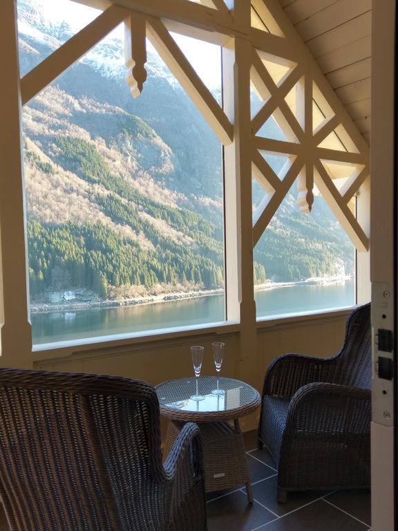 Vikinghaug Apartment Odda Bagian luar foto
